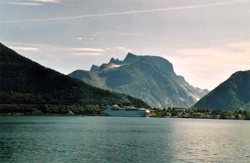 Noruega 045 - paisaje - 2001.jpg